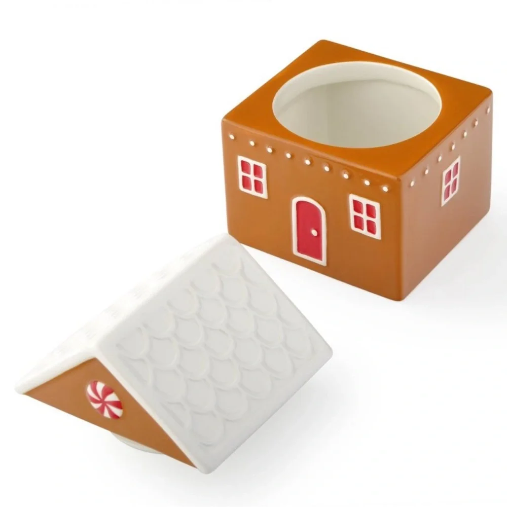 Target 🎯 Novelty Ceramic Cookie Container Gingerbread House